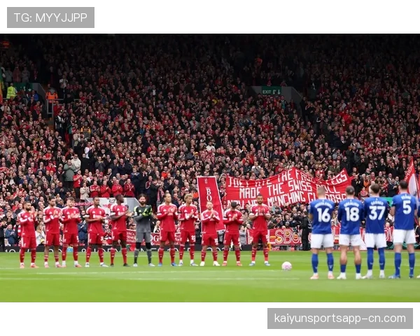 曼联与埃弗顿赛前备战 本轮英超最后一场焦点战即将上演